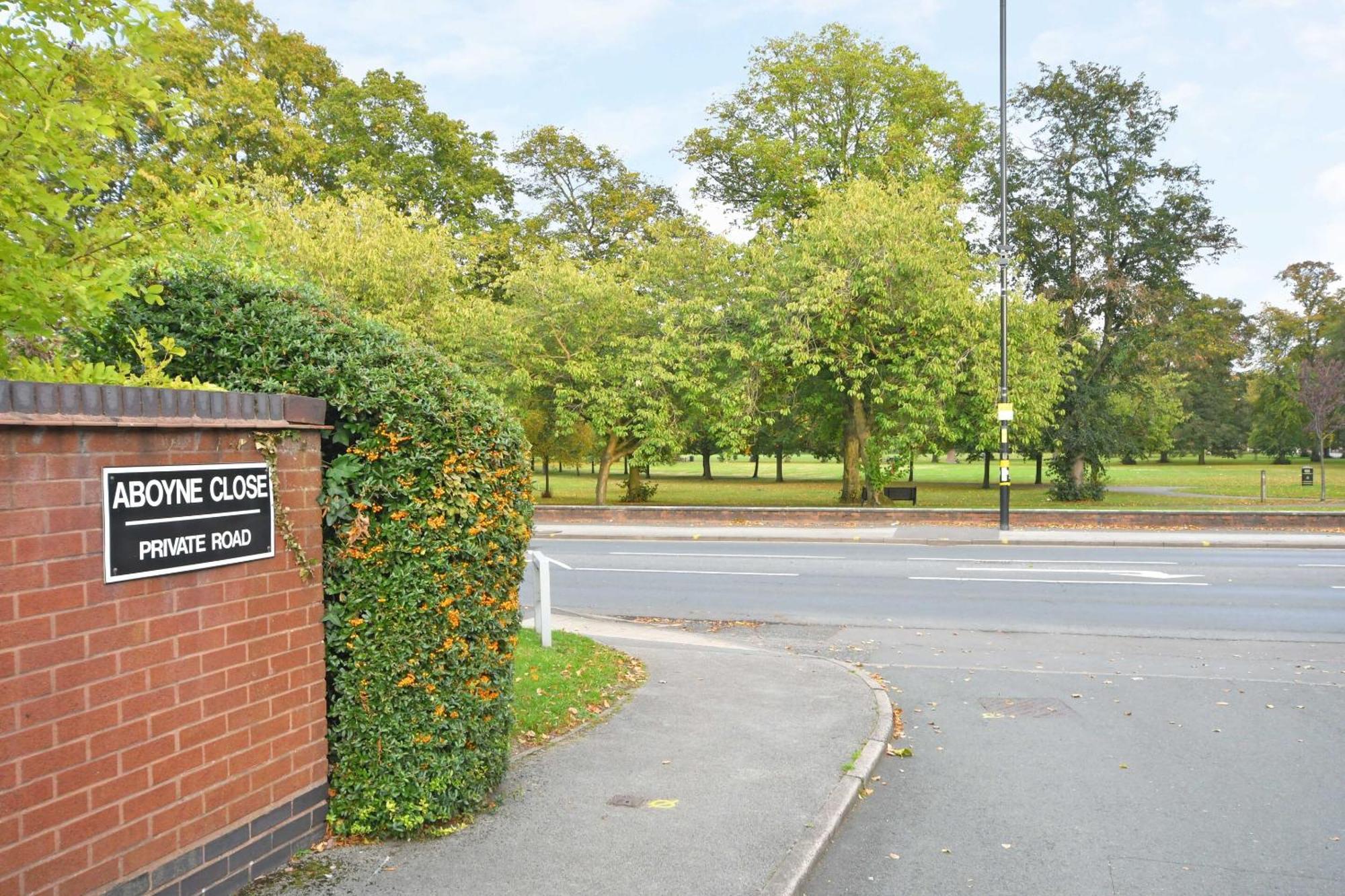 Townhouse @ Aboyne Close برمنغهام المظهر الخارجي الصورة