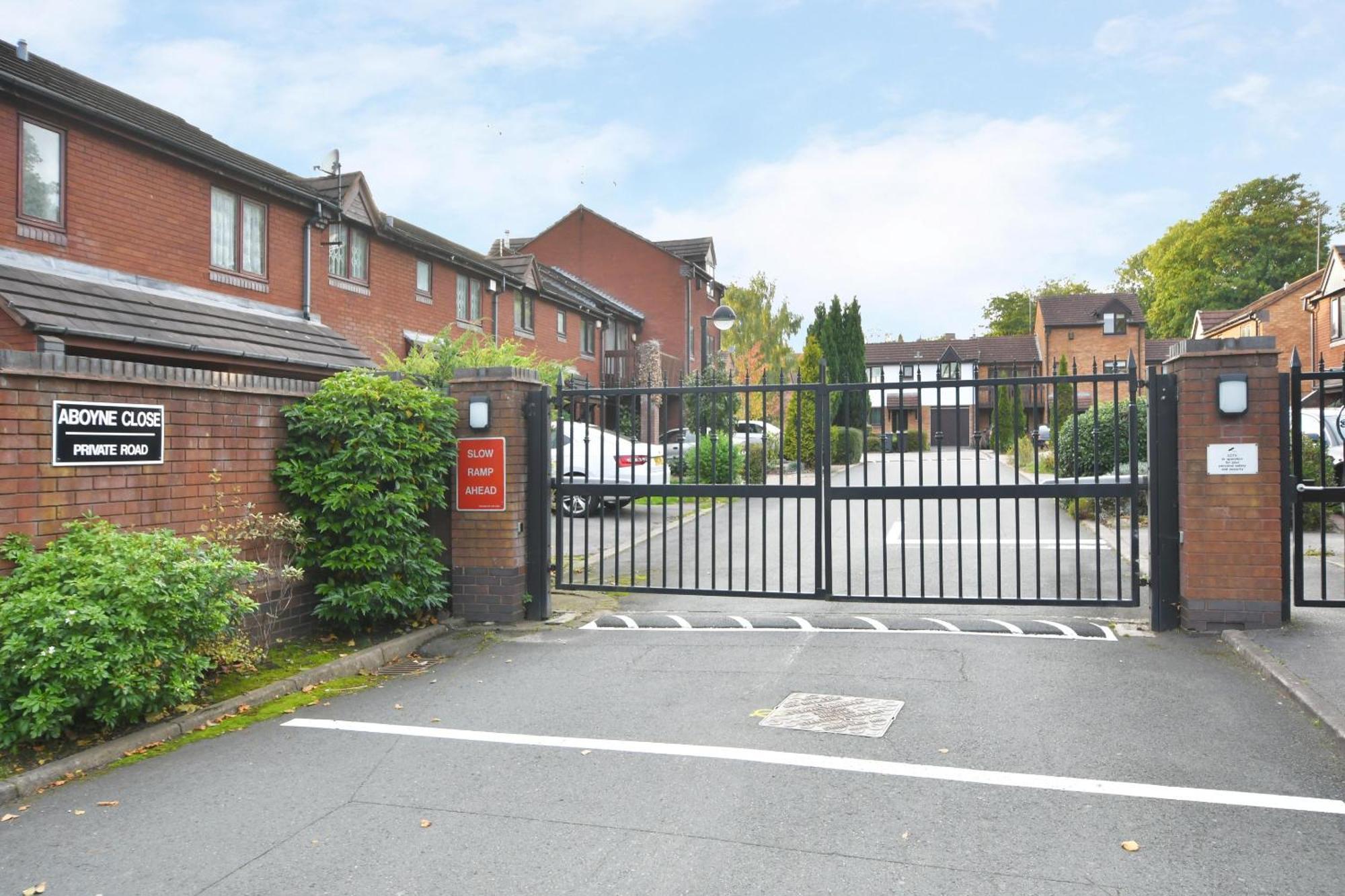 Townhouse @ Aboyne Close برمنغهام المظهر الخارجي الصورة